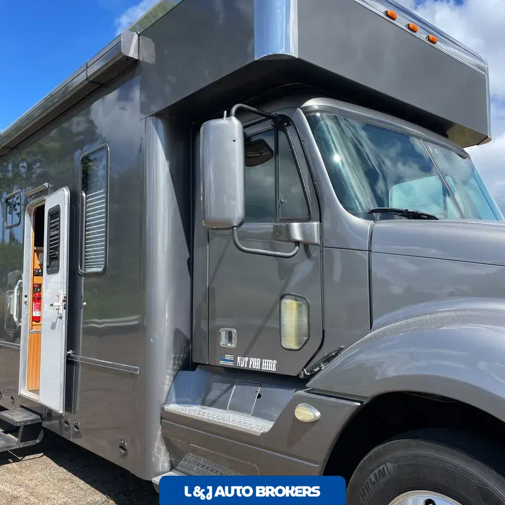 2006 Freightliner Commercial CL12064S 120"BBC Conv Cab SBA Truck 6X4