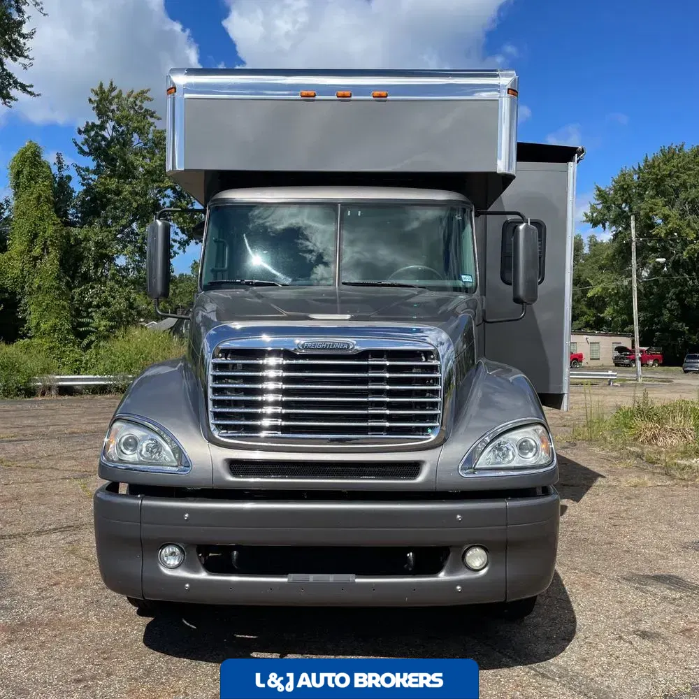 2006 Freightliner Commercial CL12064S 120"BBC Conv Cab SBA Truck 6X4