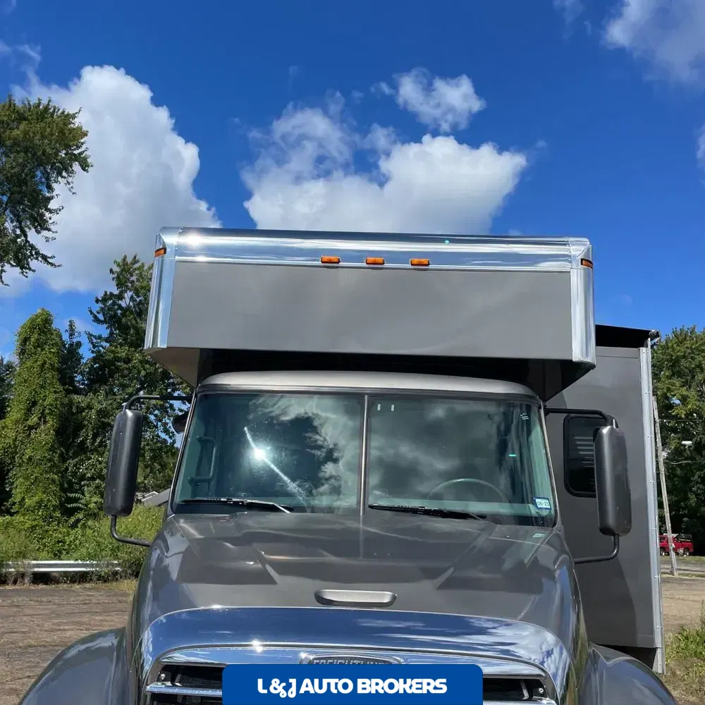 2006 Freightliner Commercial CL12064S 120"BBC Conv Cab SBA Truck 6X4