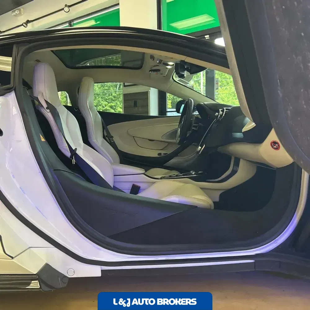 2022 McLaren GT Base 2D Coupe