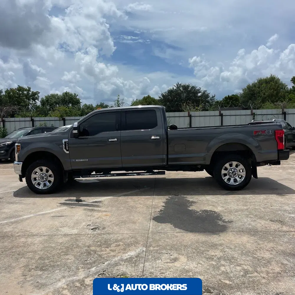 2018 Ford F-350 Super Duty Lariat