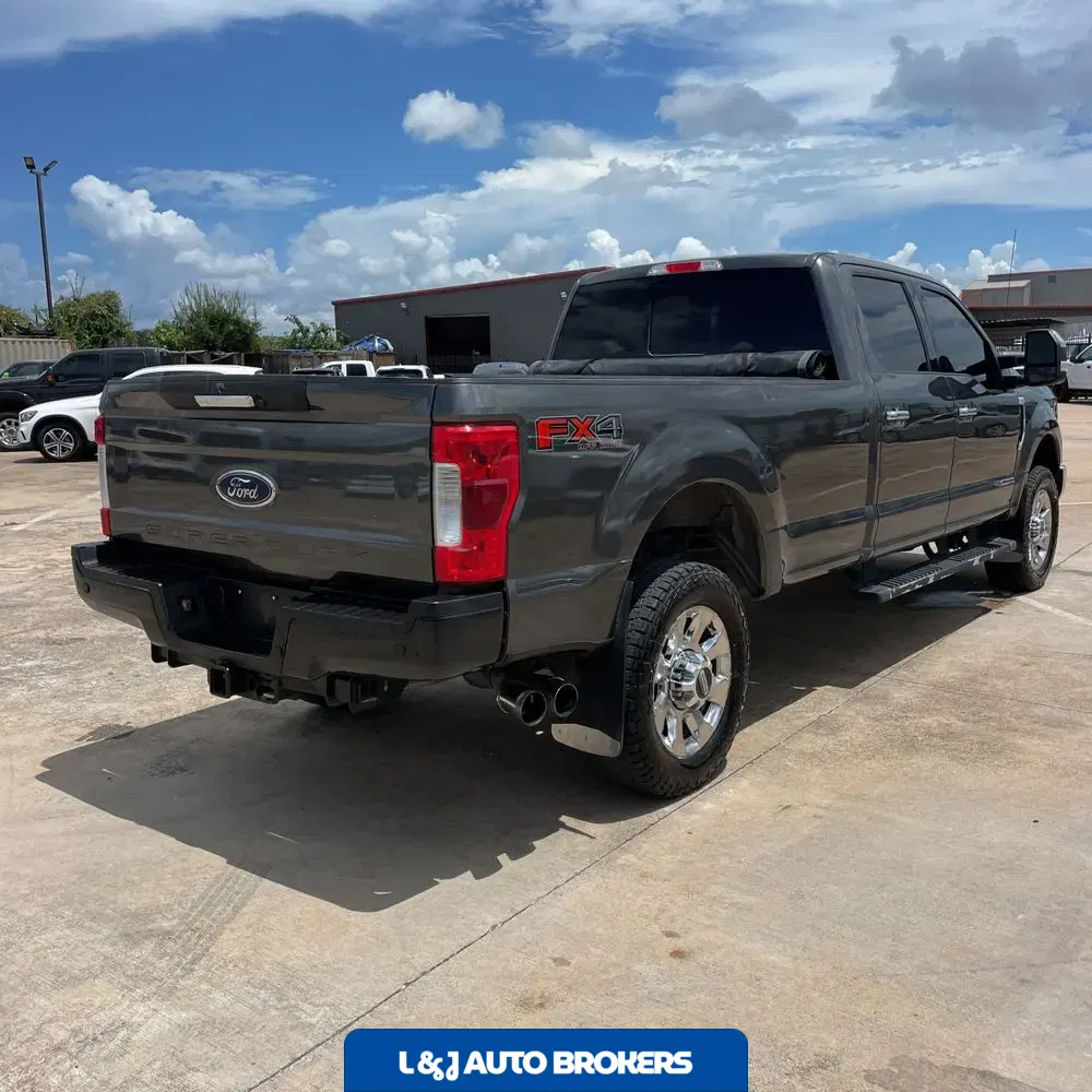 2018 Ford F-350 Super Duty Lariat