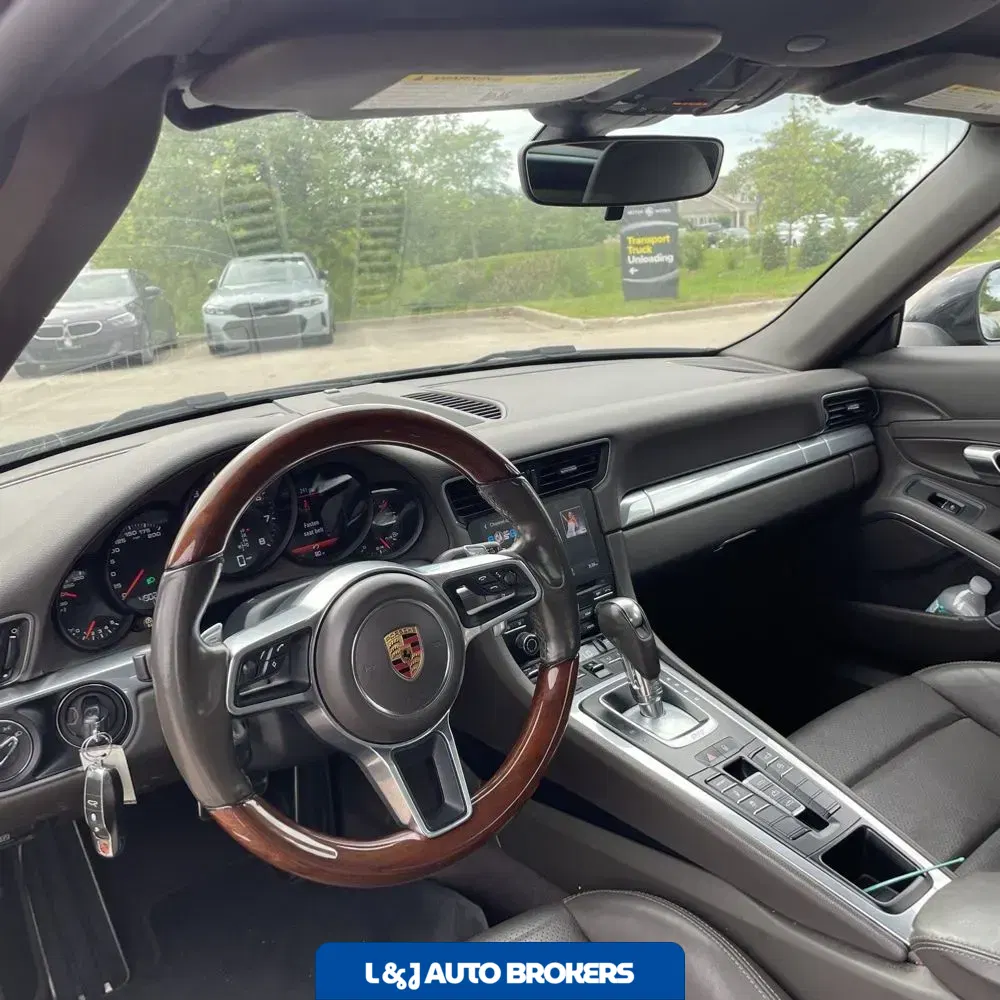 2017 Porsche 911 Carrera
