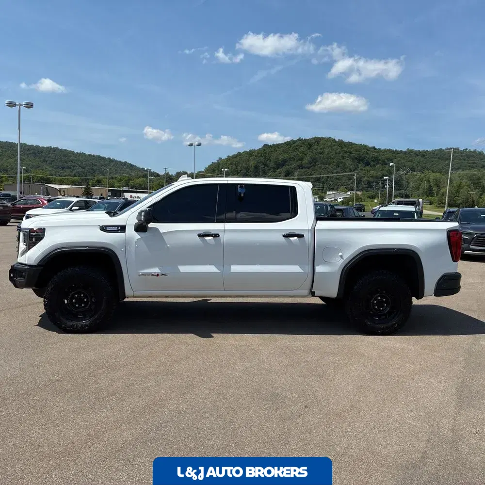 2024 GMC Sierra 1500 AT4X