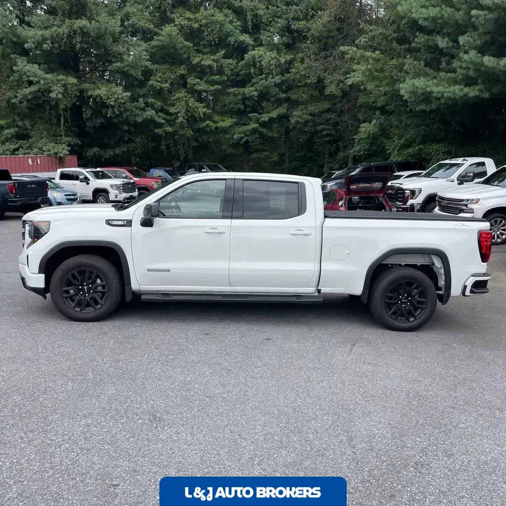 2025 GMC Sierra 1500 Elevation
