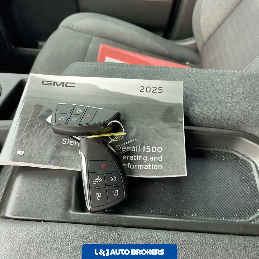2025 GMC Sierra 1500 Elevation