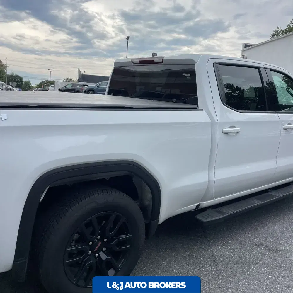 2025 GMC Sierra 1500 Elevation
