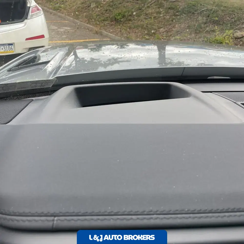 2025 Land Rover Range Rover Sport Dynamic SE P400