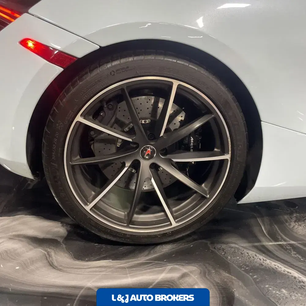 2018 McLaren 720S Base