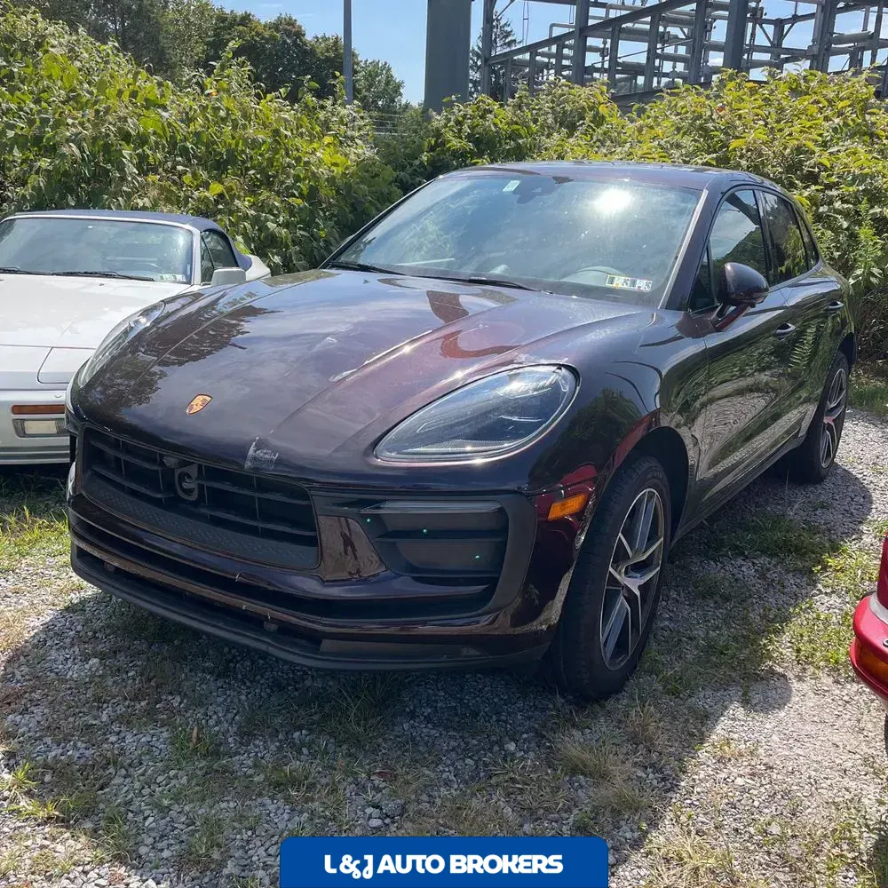 2025 Porsche Macan Base
