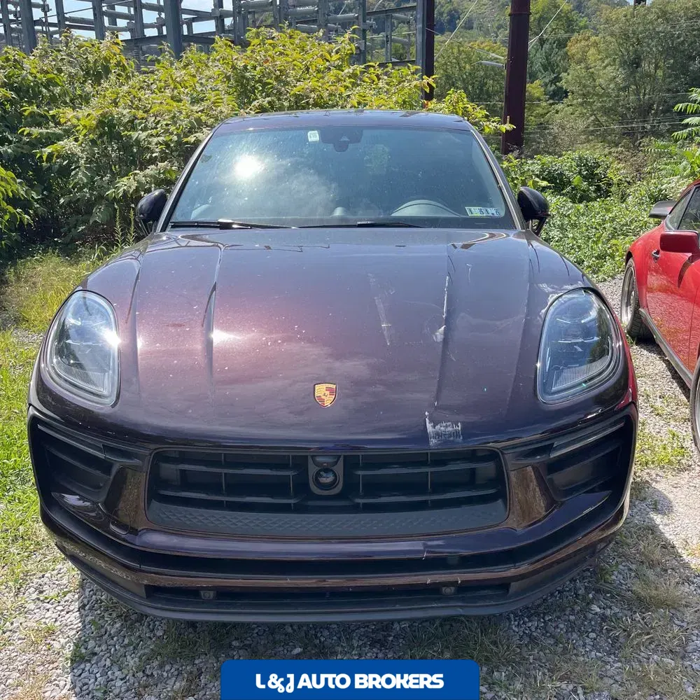 2025 Porsche Macan Base
