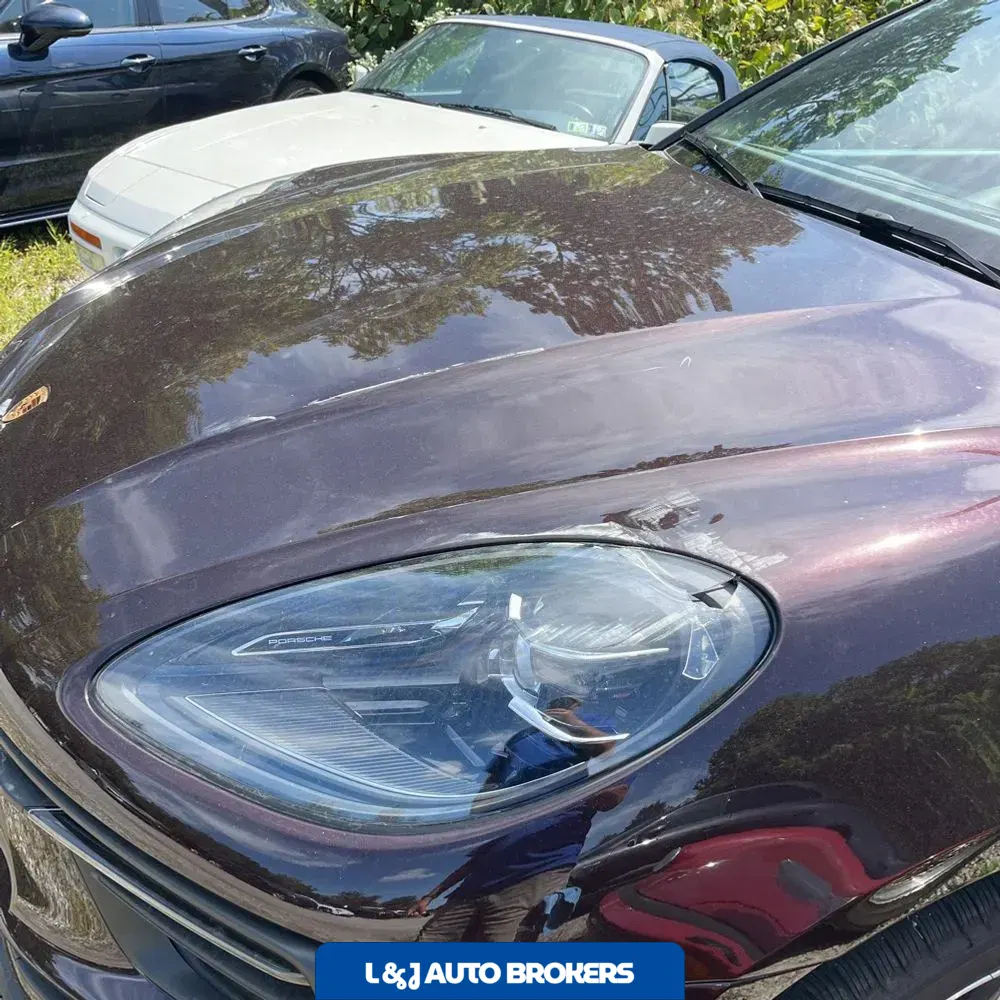 2025 Porsche Macan Base
