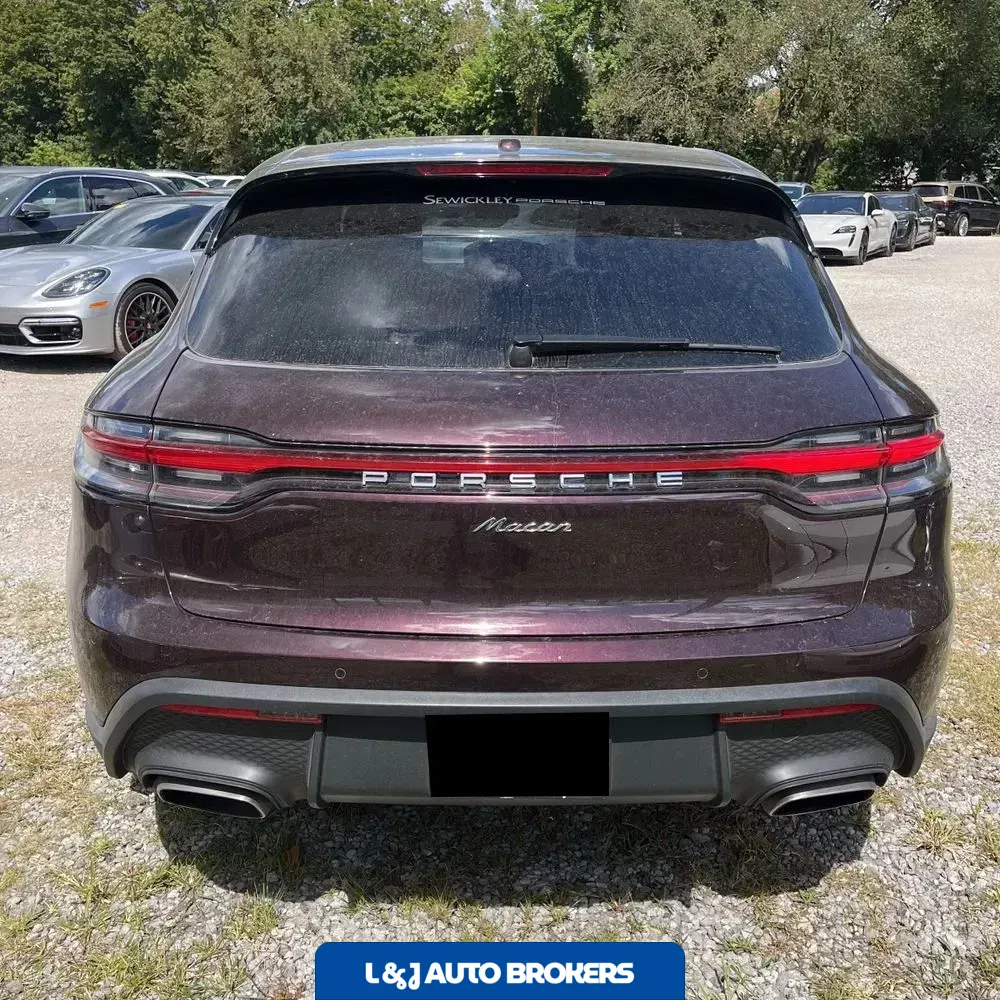 2025 Porsche Macan Base
