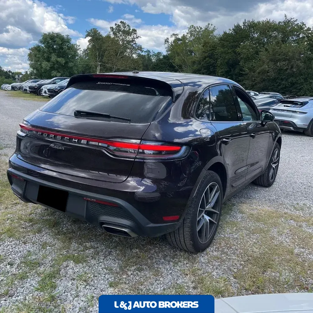 2025 Porsche Macan Base