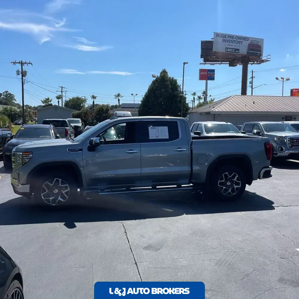 2025 GMC Sierra 1500 SLT