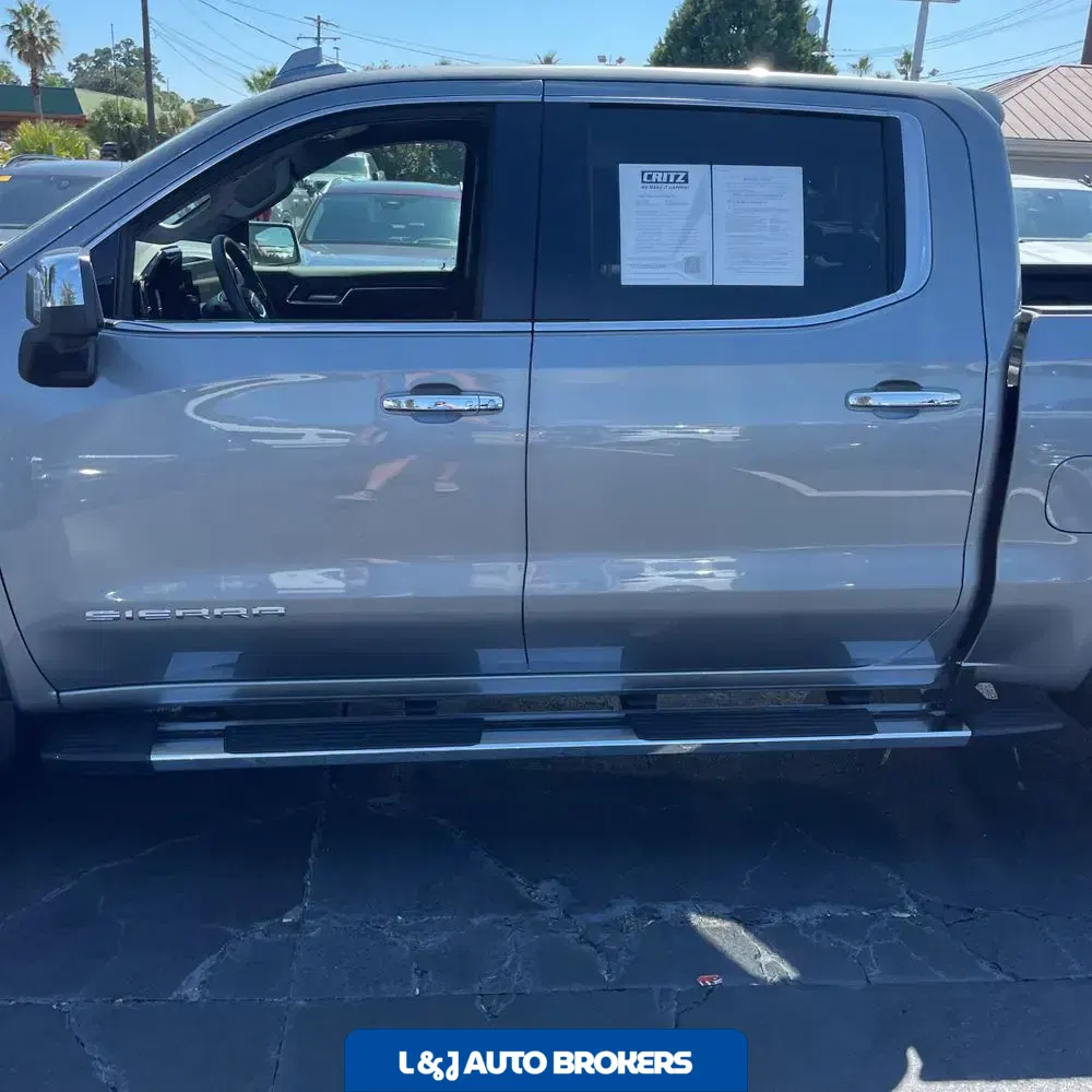 2025 GMC Sierra 1500 SLT