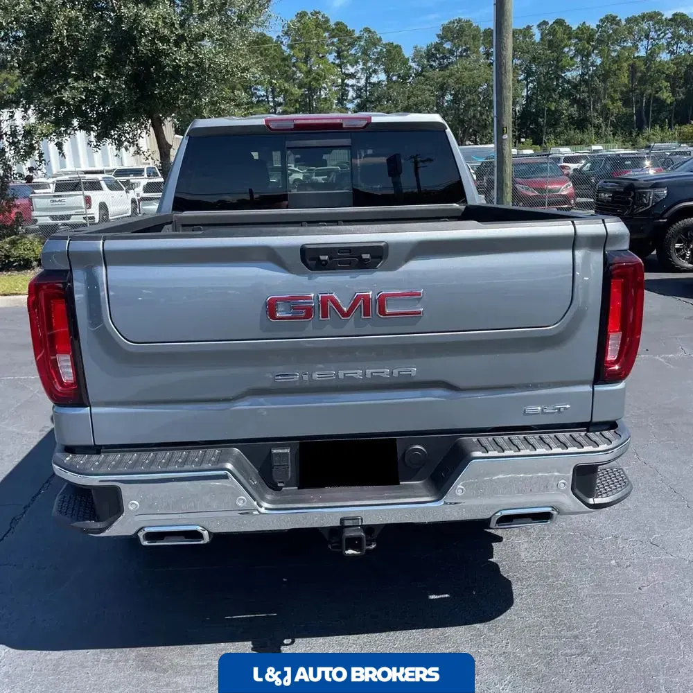 2025 GMC Sierra 1500 SLT
