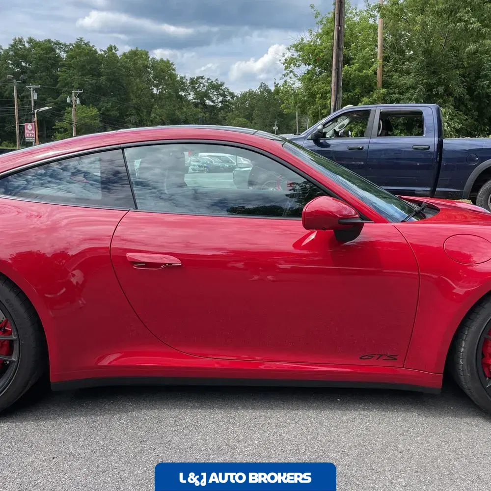 2022 Porsche 911 Carrera 4 GTS