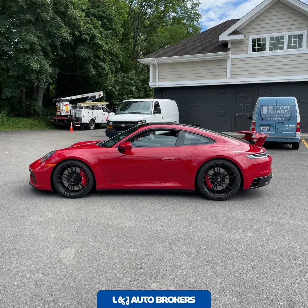 2022 Porsche 911 Carrera 4 GTS