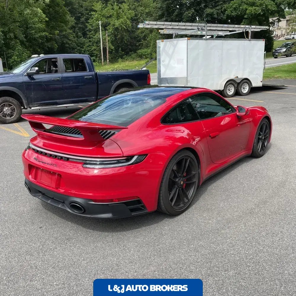 2022 Porsche 911 Carrera 4 GTS