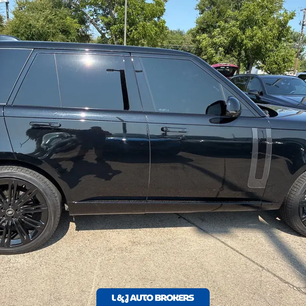 2023 Land Rover Range Rover SE