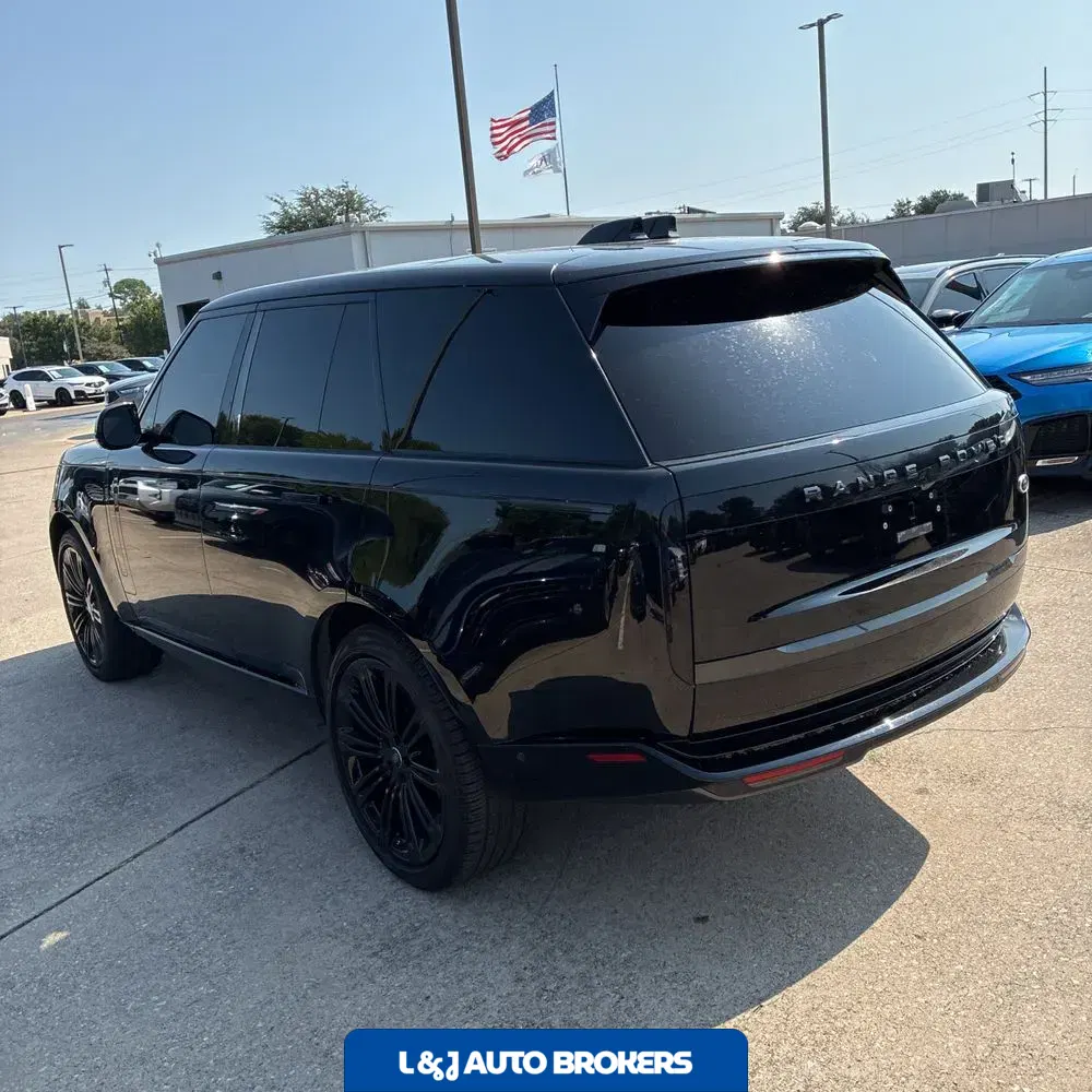 2023 Land Rover Range Rover SE
