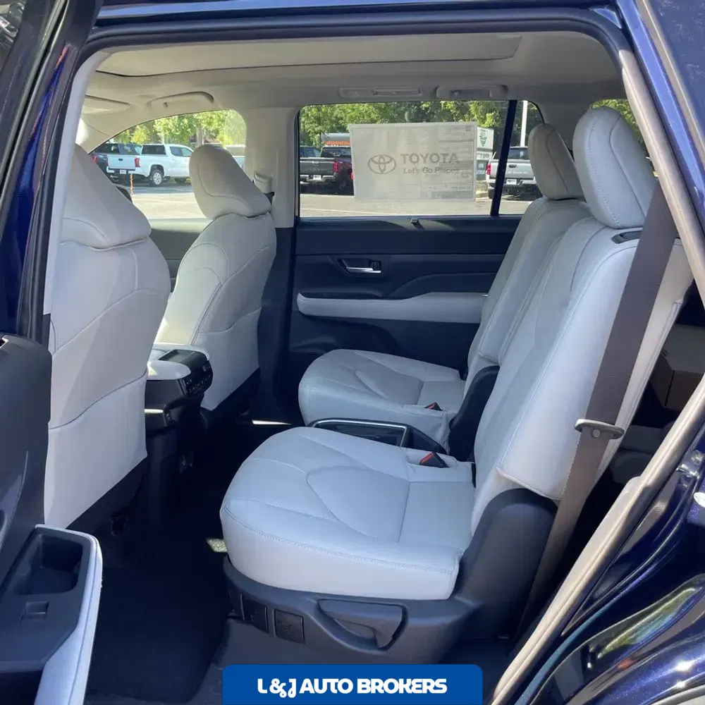 2025 Toyota Grand Highlander Platinum
