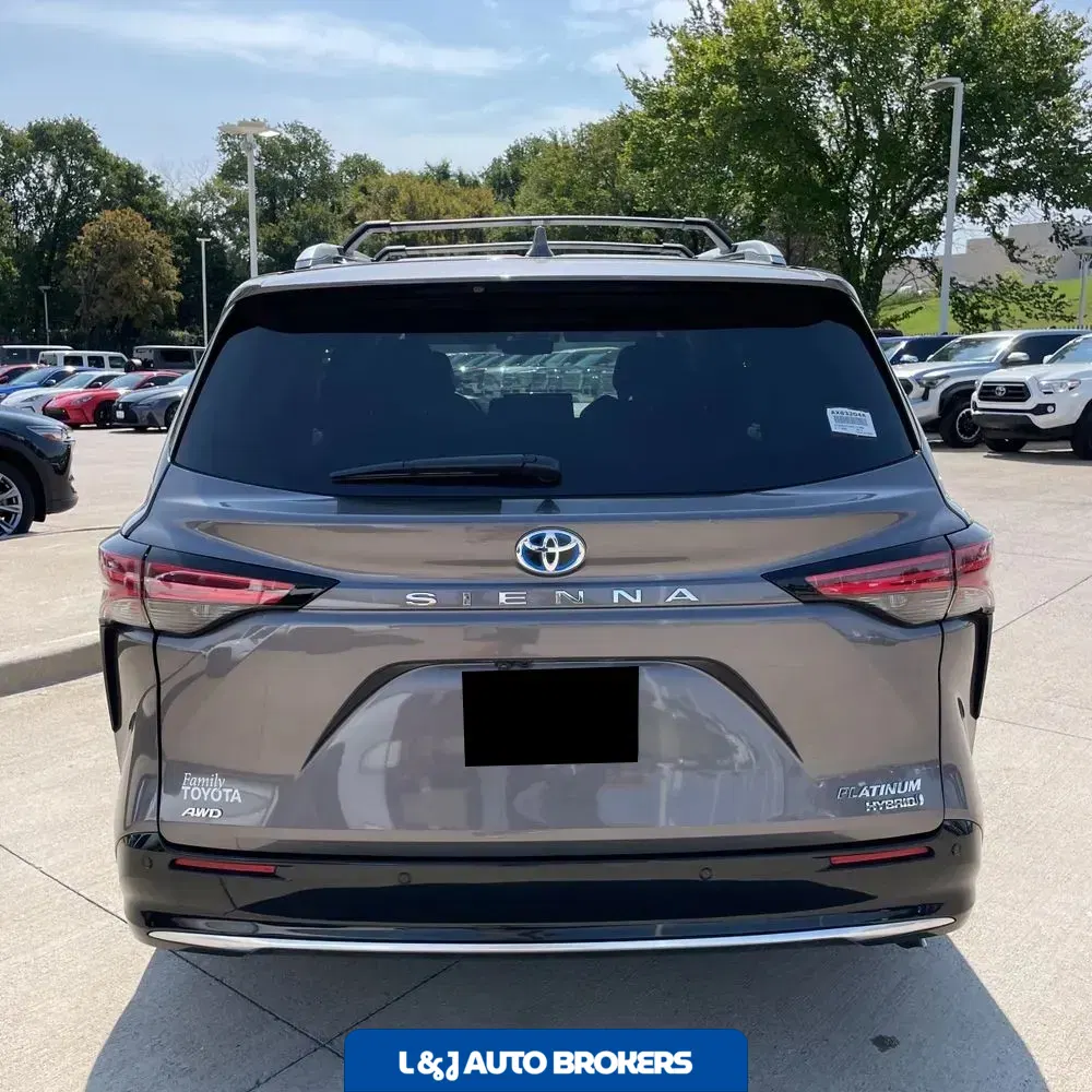 2024 Toyota Sienna Platinum 7-Passenger