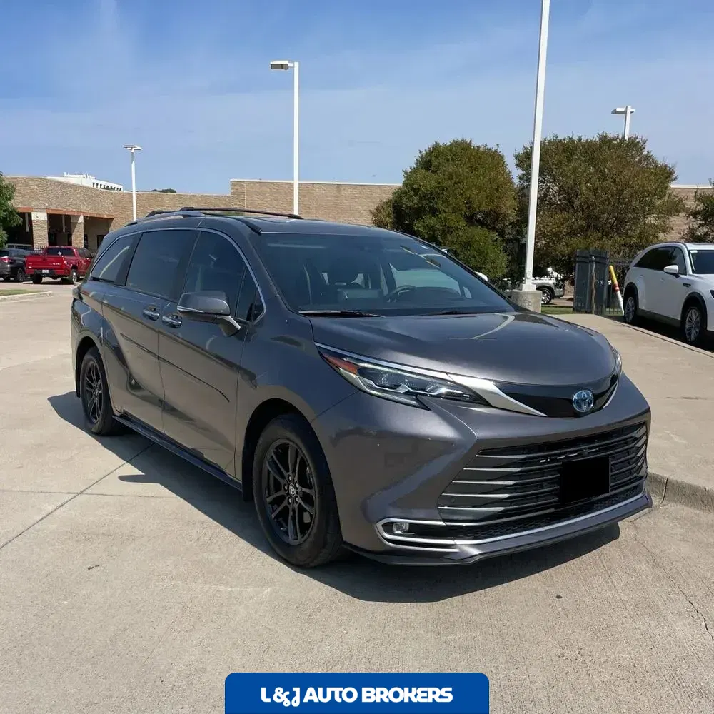 2024 Toyota Sienna Platinum 7-Passenger