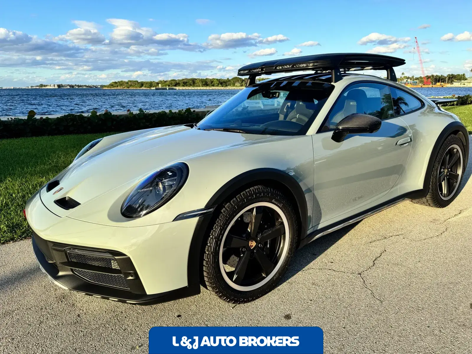 2023 Porsche 911 Dakar