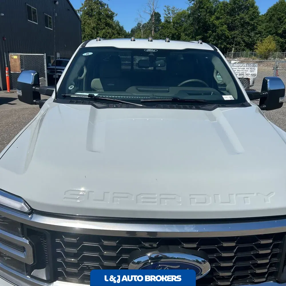 2025 Ford F-450 Super Duty Platinum