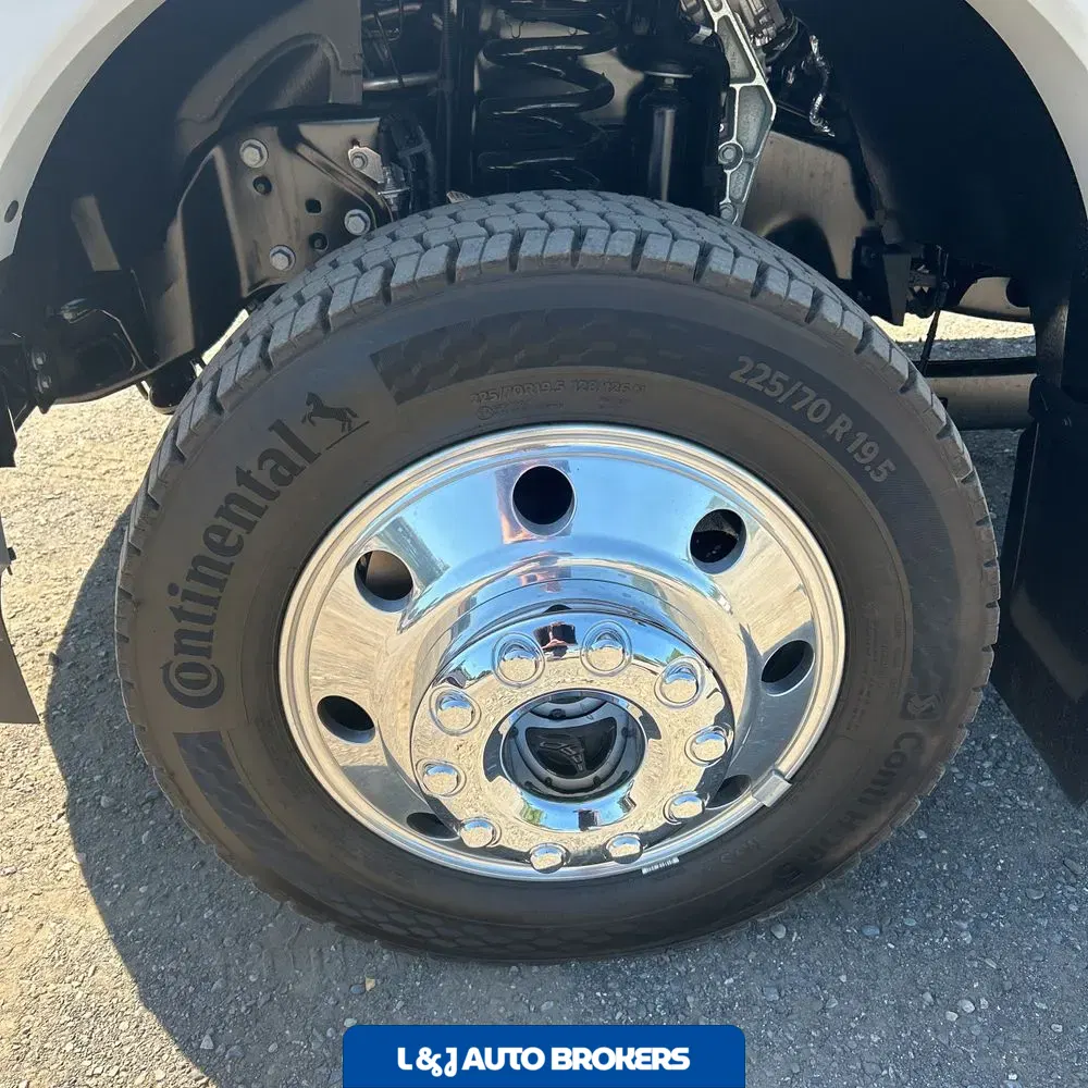 2025 Ford F-450 Super Duty Platinum