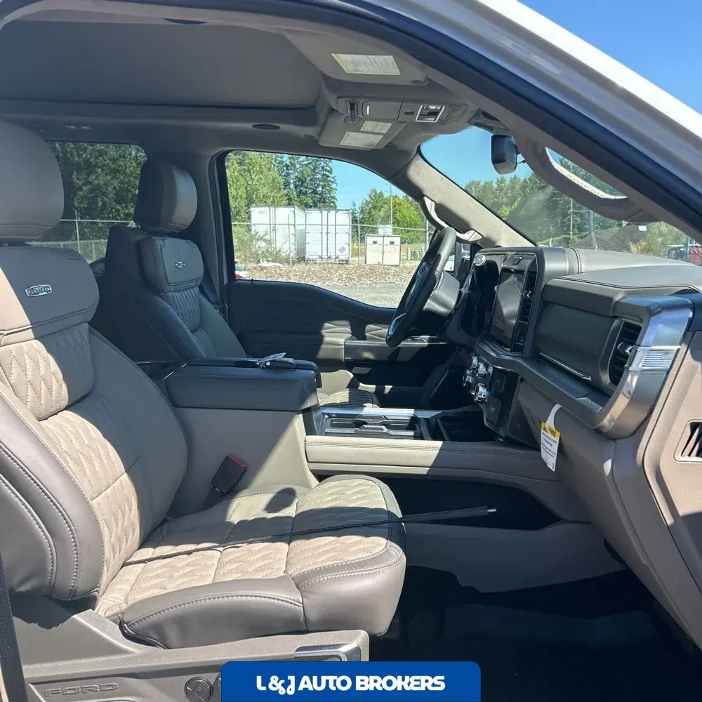 2025 Ford F-450 Super Duty Platinum