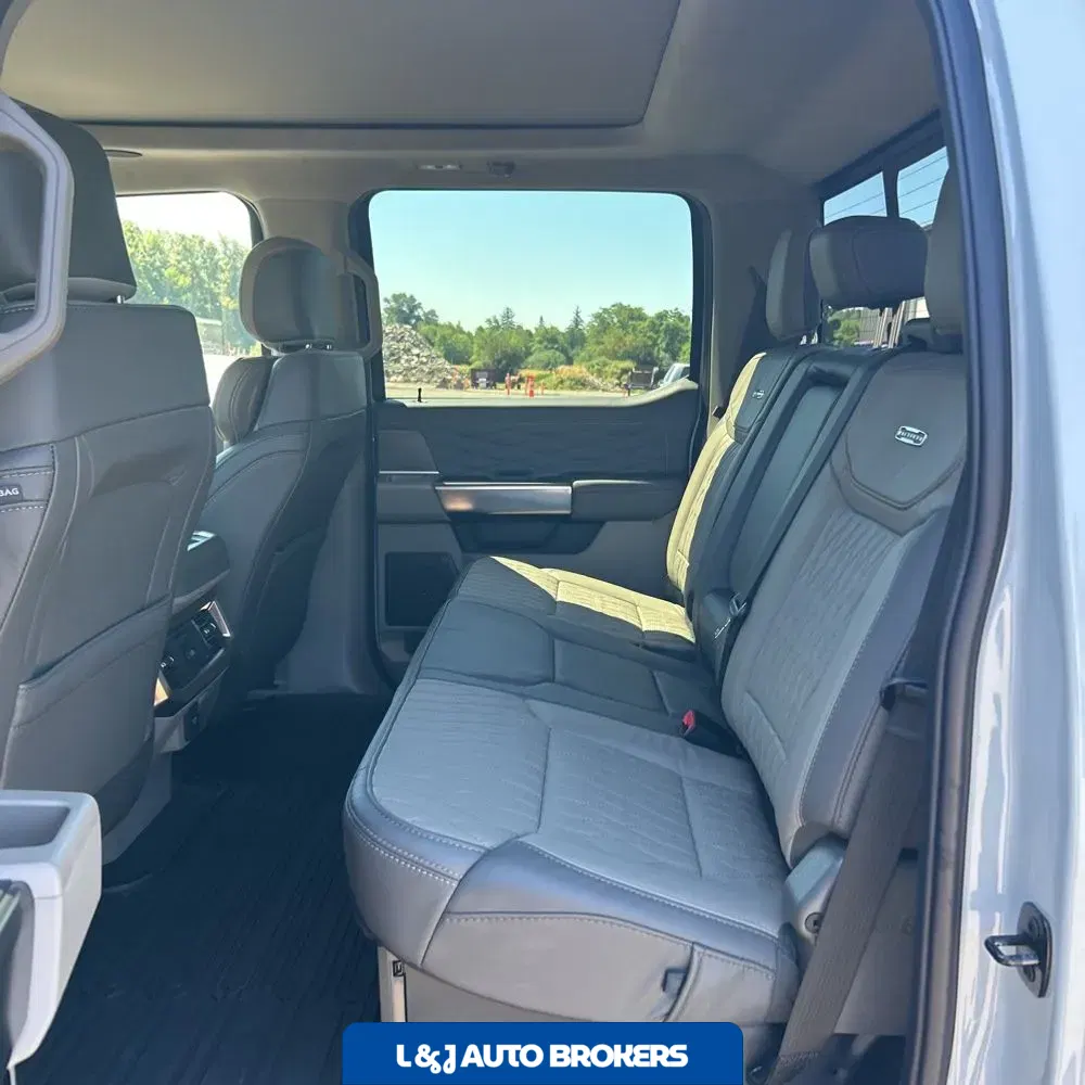 2025 Ford F-450 Super Duty Platinum