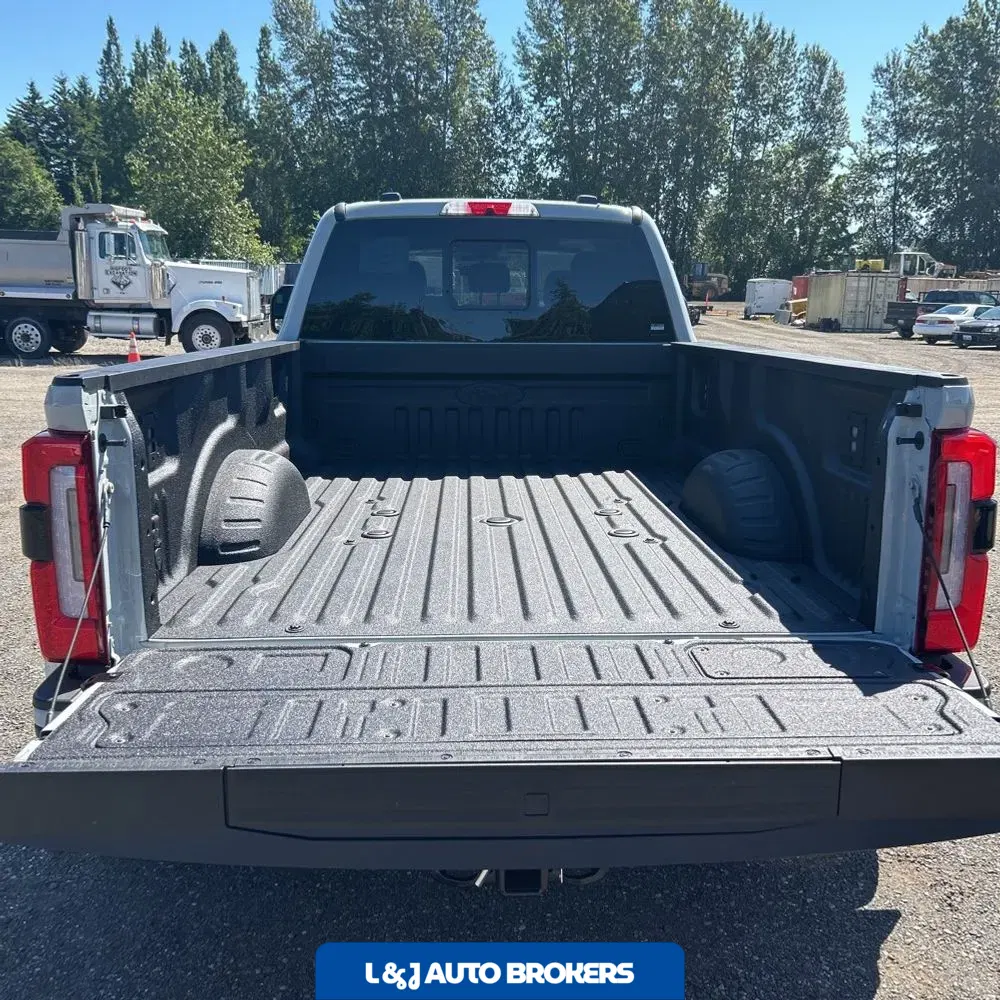 2025 Ford F-450 Super Duty Platinum