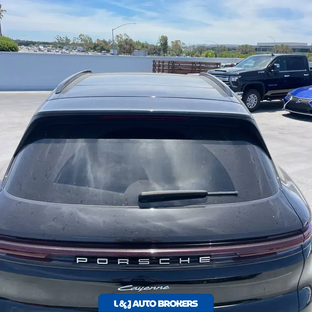 2024 Porsche Cayenne Base