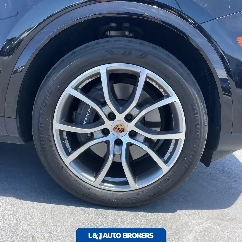 2024 Porsche Cayenne Base