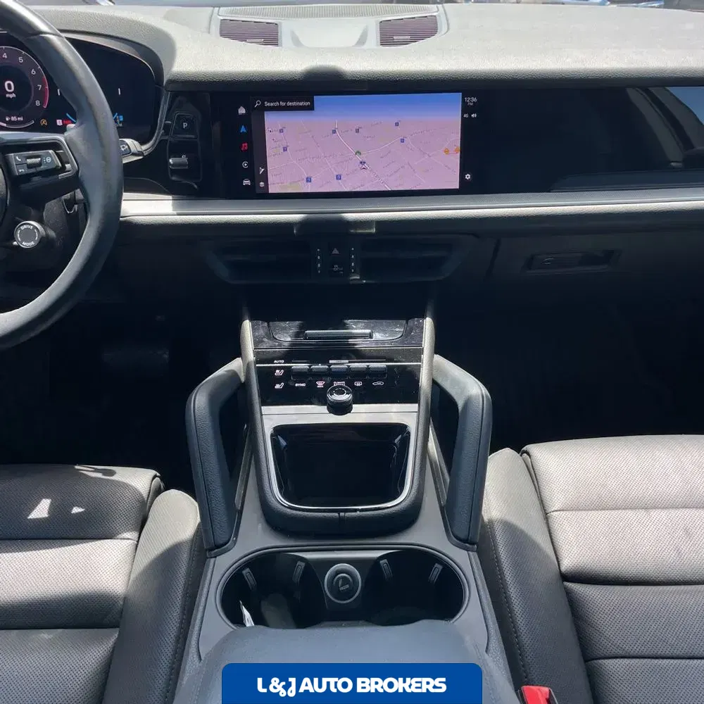 2024 Porsche Cayenne Base