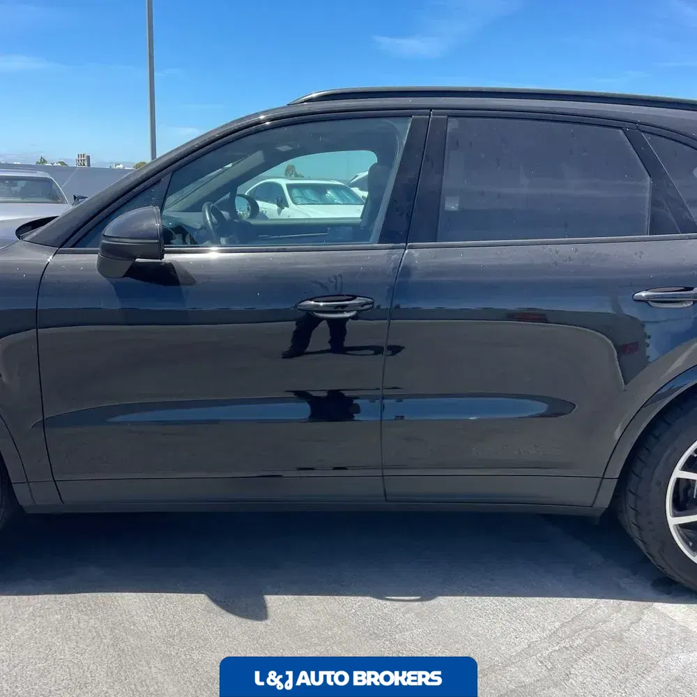 2024 Porsche Cayenne Base