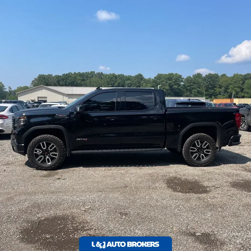2023 GMC Sierra 1500 AT4