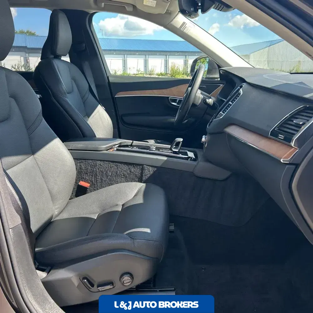 2024 Volvo XC90 B5 - Plus
