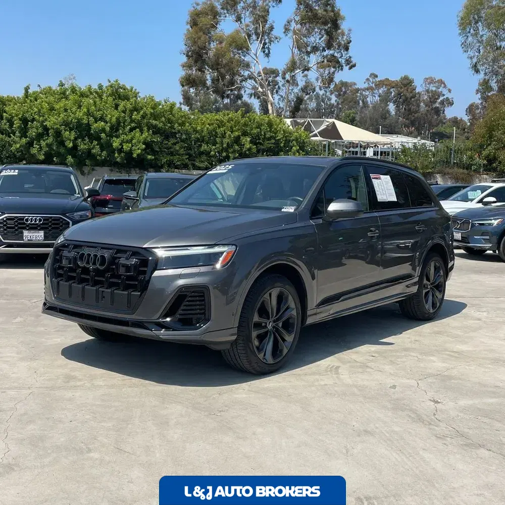 2025 Audi Q7 Premium Plus 55