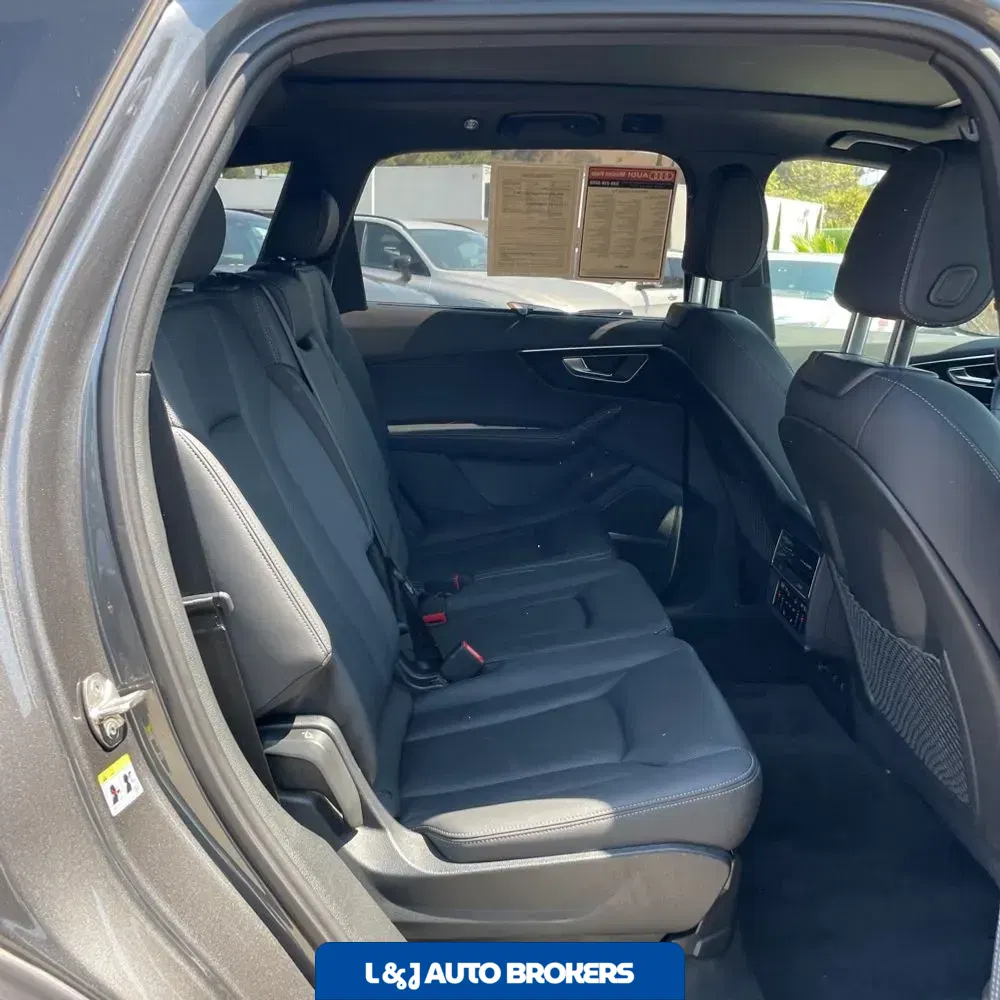 2025 Audi Q7 Premium Plus 55