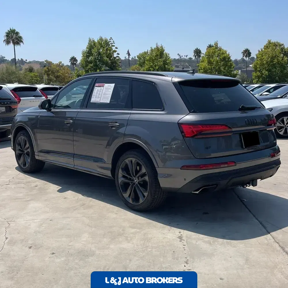 2025 Audi Q7 Premium Plus 55