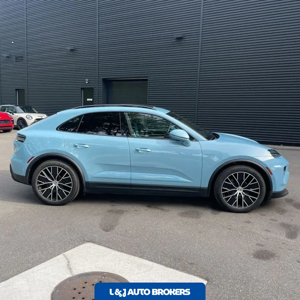2024 Porsche Macan EV 4