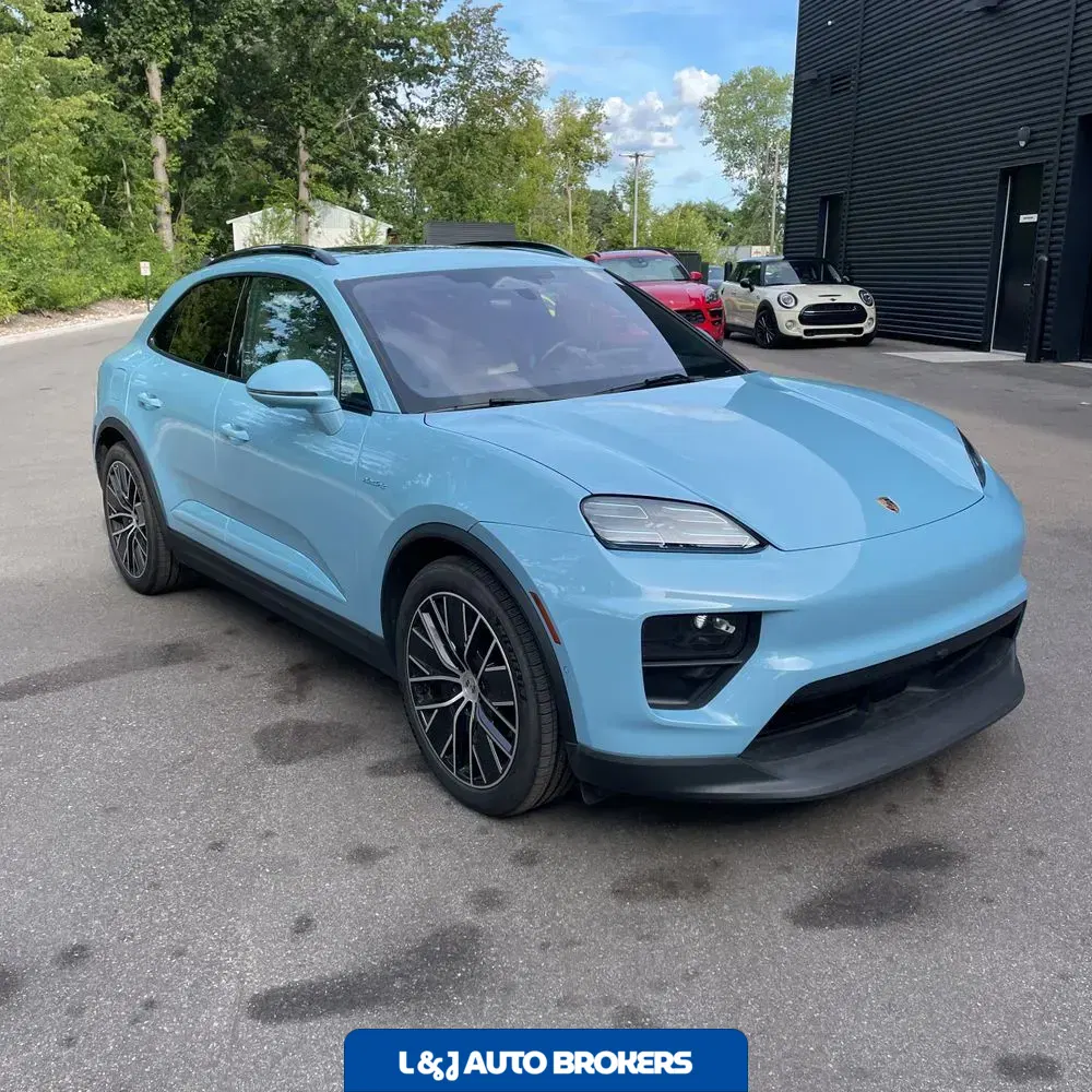 2024 Porsche Macan EV 4