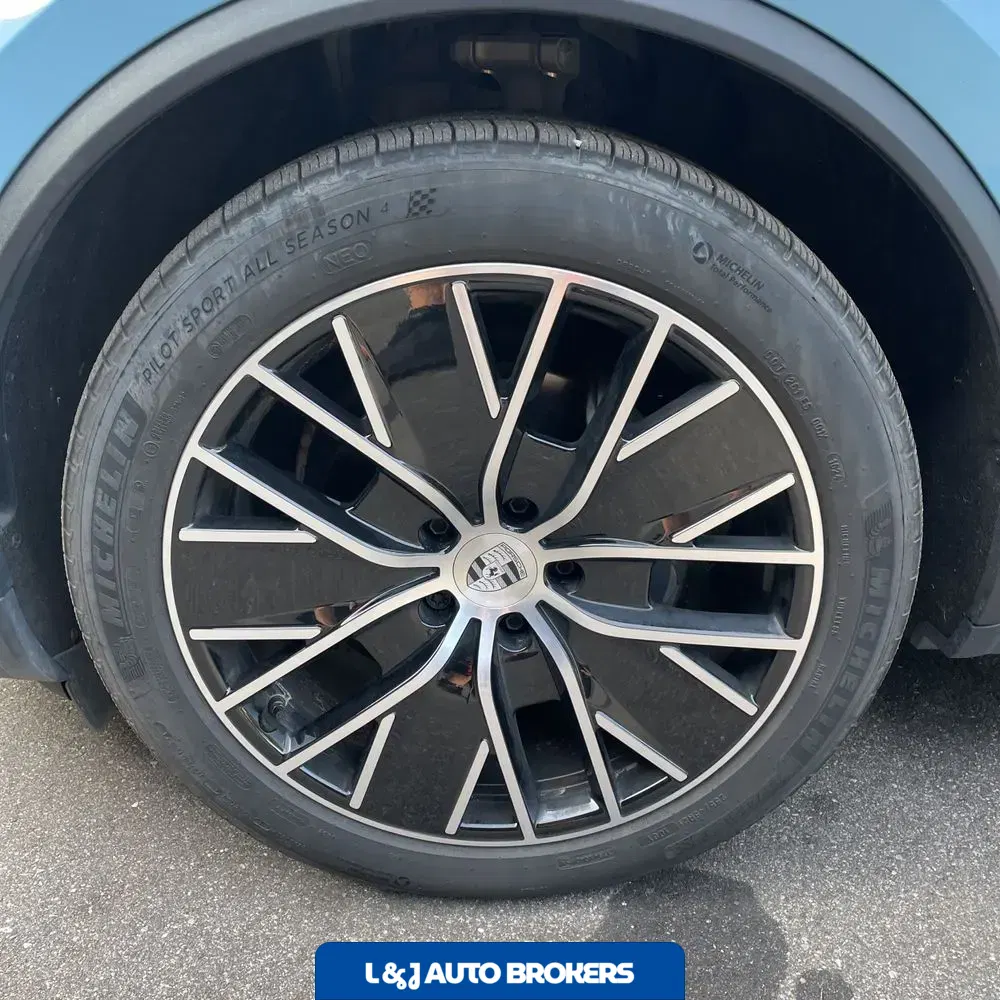 2024 Porsche Macan EV 4