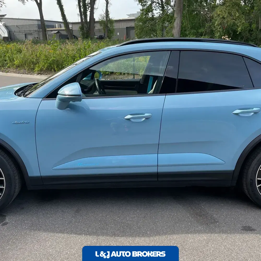 2024 Porsche Macan EV 4