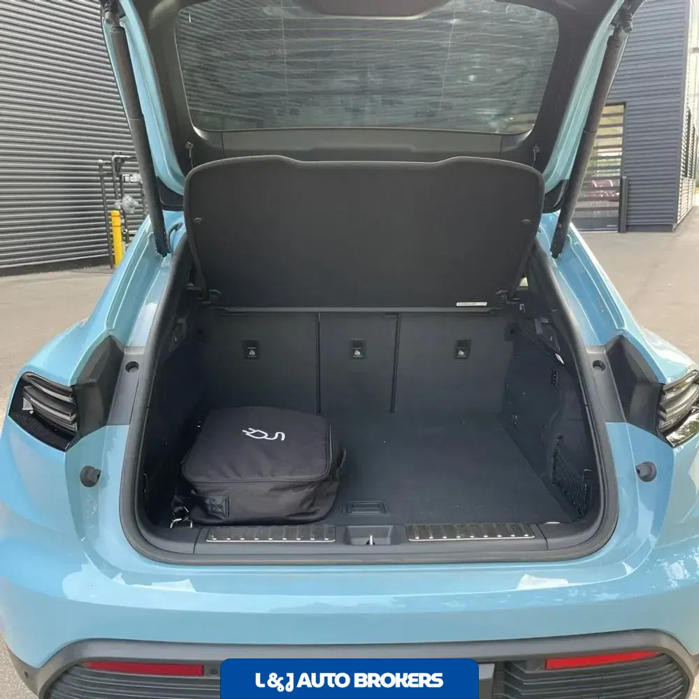 2024 Porsche Macan EV 4
