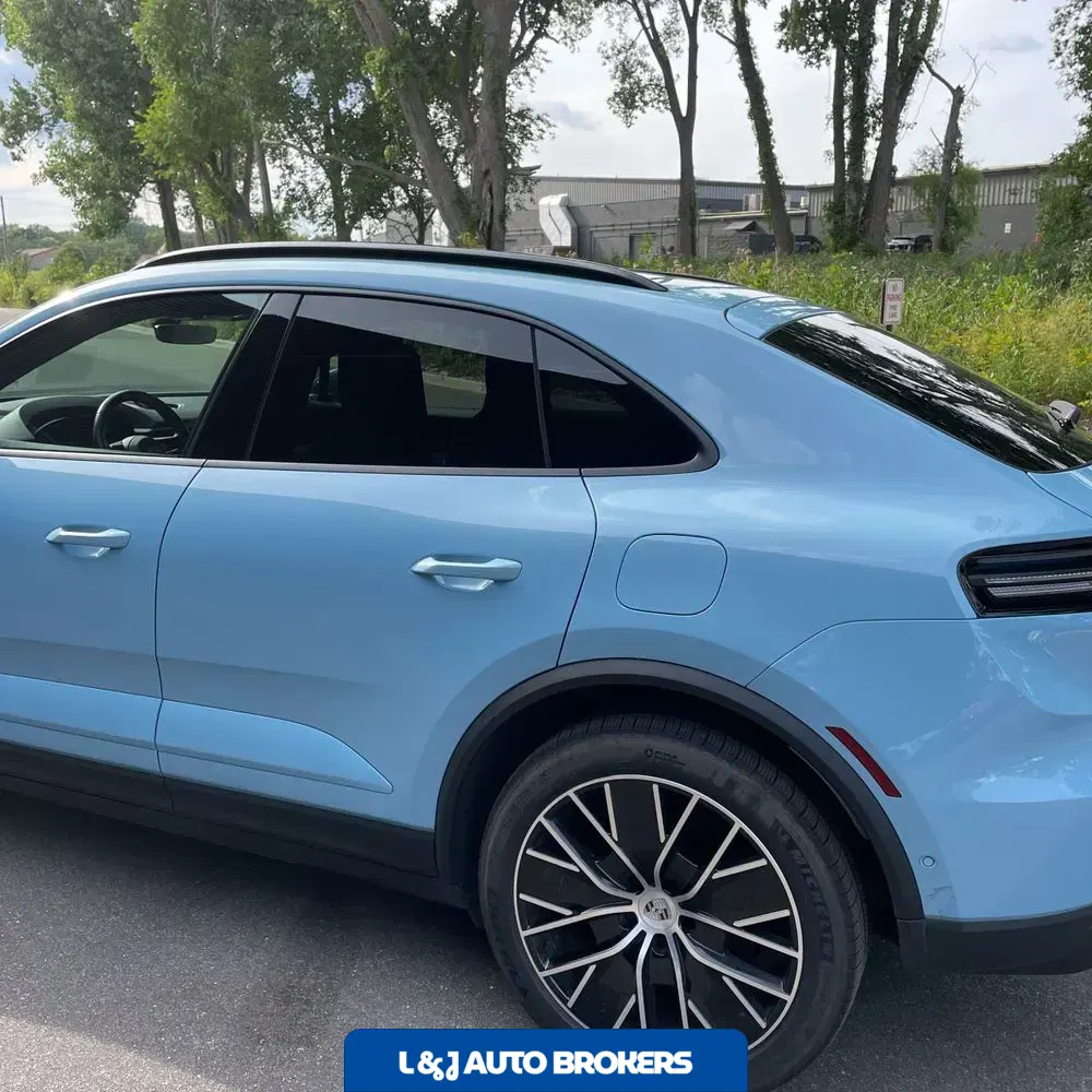 2024 Porsche Macan EV 4